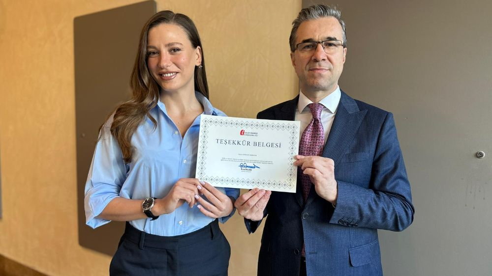 Serenay Sarıkaya’ya teşekkür belgesi