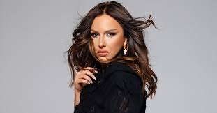 Skandalsız Sadece Sanatıyla